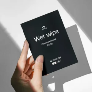 Disposable Luxury Hotel Cleansing Wipes with Non Woven Material Non Scented Customizable Packaging Kill 99.9% Bacteria Viruses