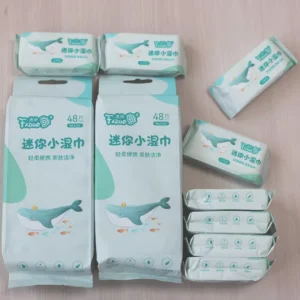 Eco friendly Extra Soft Portable Non woven 14*15cm Private Label Custom Mini Wet Wipes for Travel