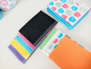 Original Factory Eco Material 100% Latex Free Disposable Dental Bibs Tattoo Bib 33cm X 45cm Beauty Salon Dental Waterproof Pad